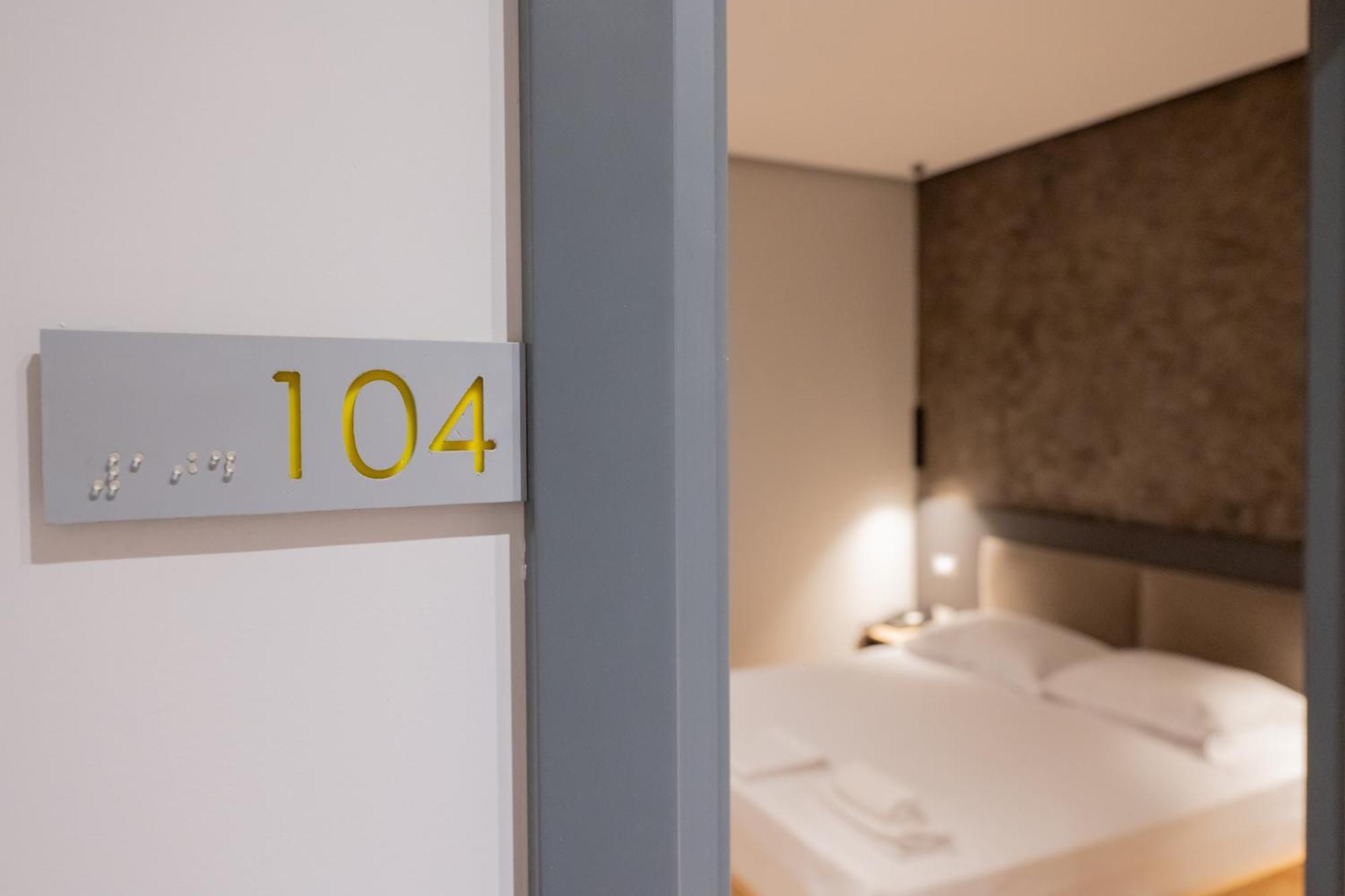 Center Boutique Hotel Tirana Exteriör bild