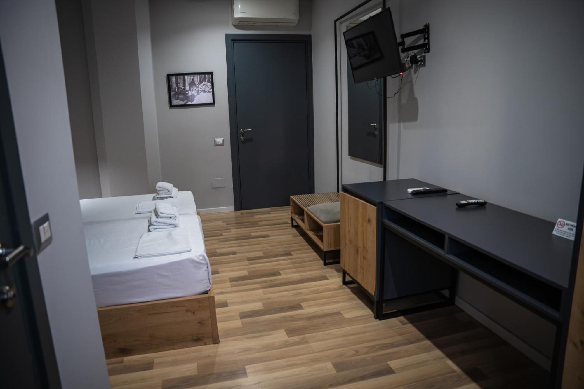 Center Boutique Hotel Tirana Exteriör bild
