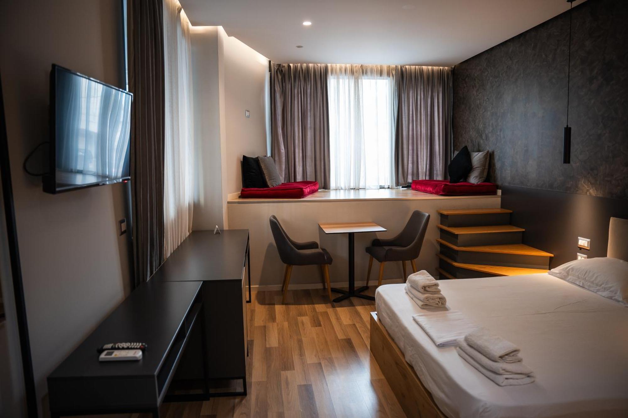 Center Boutique Hotel Tirana Exteriör bild