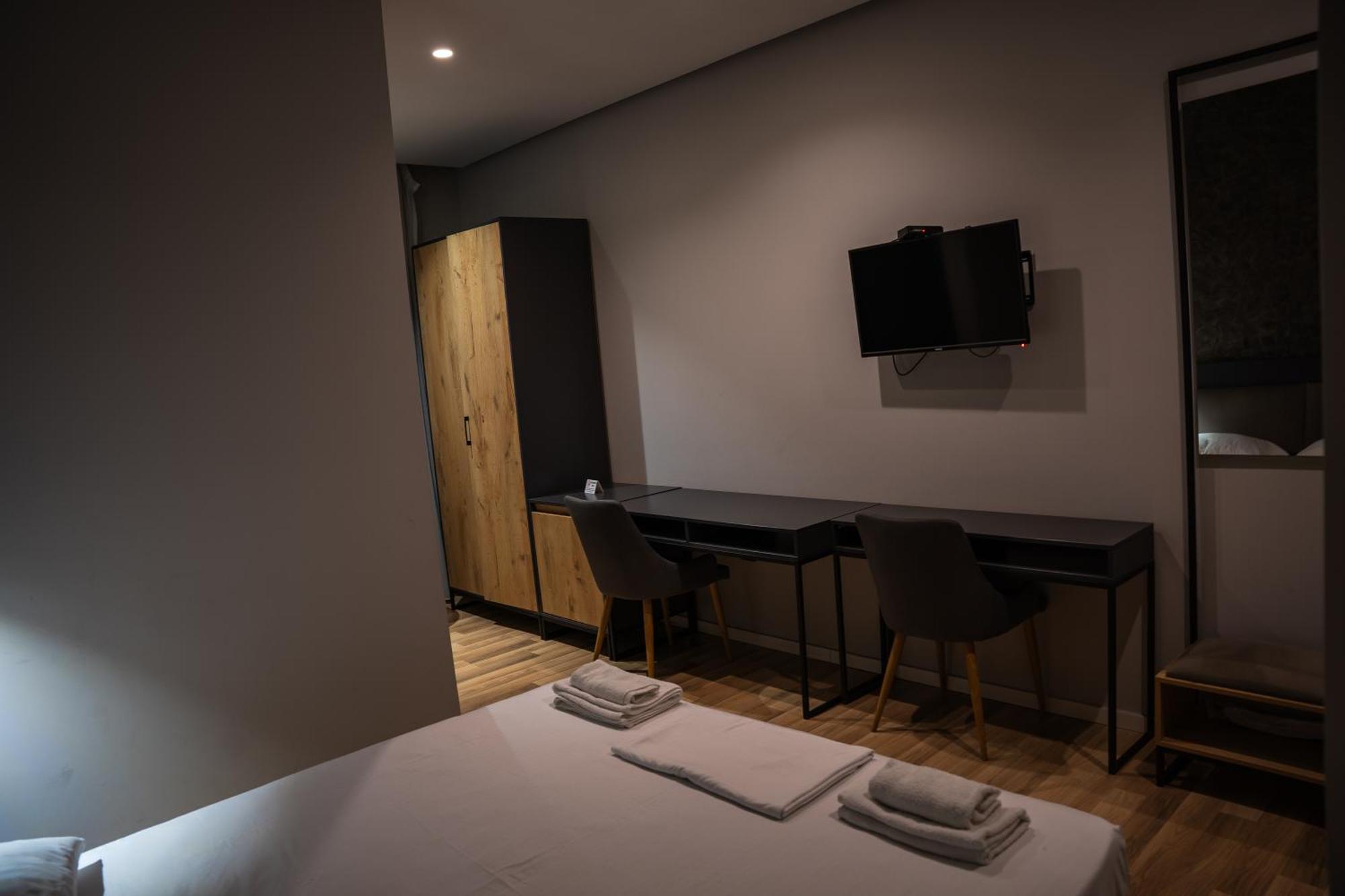 Center Boutique Hotel Tirana Exteriör bild